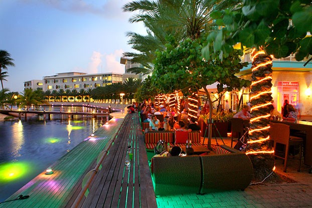 WHY GRAND CAYMAN’S FOODIE SCENE IS BOOMING