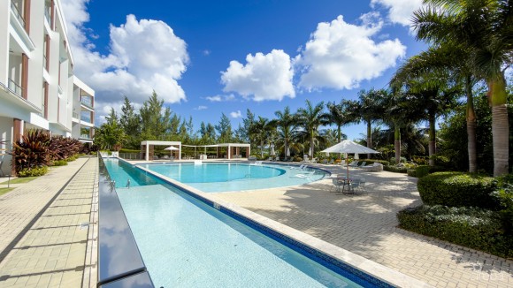 AURA TOWNHOUSE 2 BED PLUS DEN