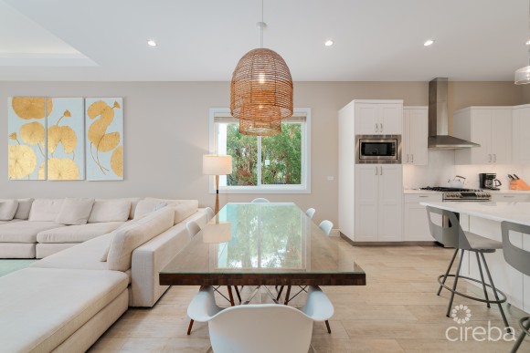 BOGGY SANDS CLUB WITH TWO STORAGE UNITS