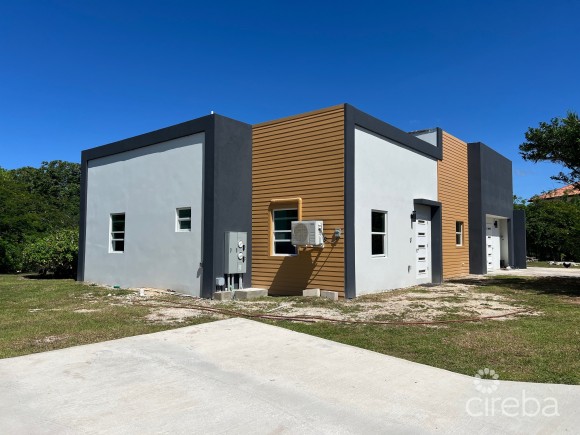 HALF DUPLEX - 2 BED/2 BATH