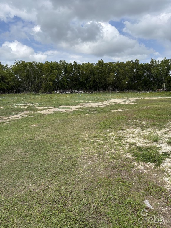 INCOME POTENTIAL! MULTI-UNIT RESIDENCE & CHURCH ON PRIME 1 ACRE