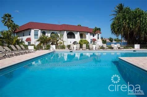 LIME TREE BAY TOWNHOUSE 2 BED 2.5 BATH SMB CORRIDOR