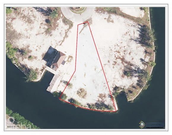 MANGROVE POINT CANALFRONT LOT