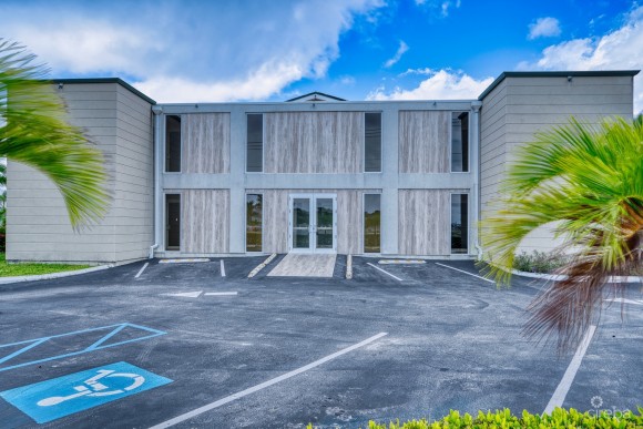 PROFESSIONAL OFFICE SUITE  AT PALM GROVE (UNIT 5)