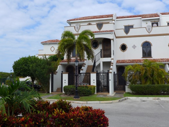 San Sebastian 1 Bed + Den/loft