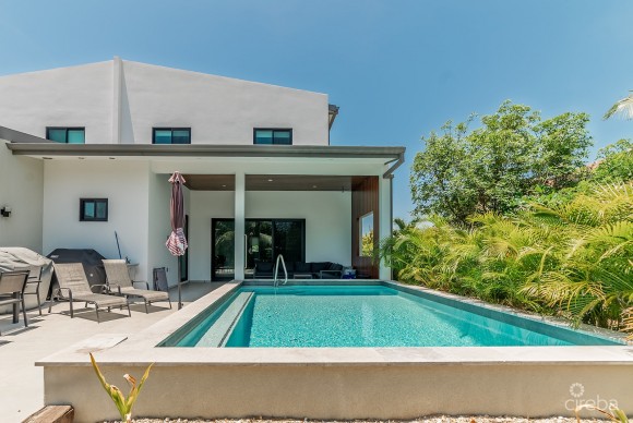 SOUTH SOUND NUSA VILLAS BEAUTIFUL HOME WITH POOL