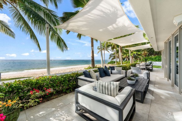 TIDES 102, EXCLUSIVE BEACHFRONT VILLA