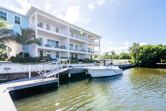 Waterfront Home At Periwinkle II With Serviced Dock